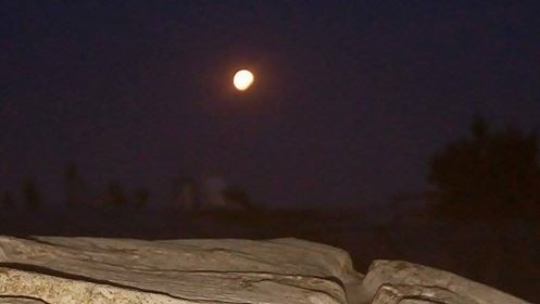 Wczoraj na niebie mogliśmy podziwiać częściowe zaćmienie Księżyca. Zjawisko było widoczne także w naszym regionie Zobaczcie galerię zdjęć naszych Czytelników. Wideo: Pogoda na dzień + 4 kolejne dni (08 + 09-12.08.2017) | POLSKAźródło: TVN Meteo/x-news