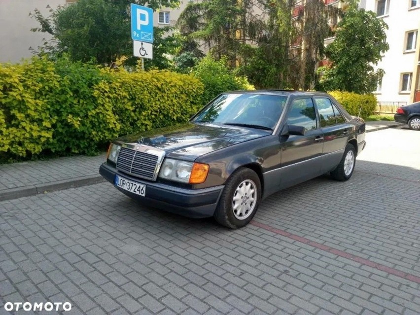 Mercedes-Benz W124 (1984-1993)...
