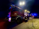Pożar domu w Wąglikowicach na Pomorzu. Straty na 60 tysięcy złotych, działania trwały 3 godziny. ZOBACZ ZDJĘCIA 