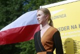 Urszula Brzezińska-Hołownia ma trudną, niebezpieczną i postrzeganą jako męską pracę. Żona marszałka zawodowo jest... pilotem wojskowym