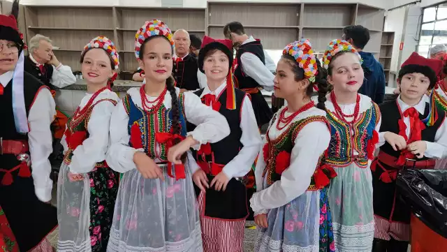 Nawet w dalekiej Brazylii młodzież tańczy mazurki i krakowiaki. A to za sprawą miejscowej Polonii, która kultywuje polskie tradycje i zwyczaje.