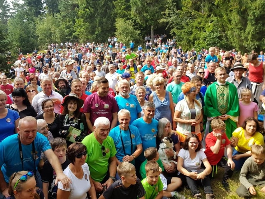 Odkryj Beskid Wyspowy. Patryja po raz pierwszy pokonana. Szczyt zdobyło ponad 800 turystów