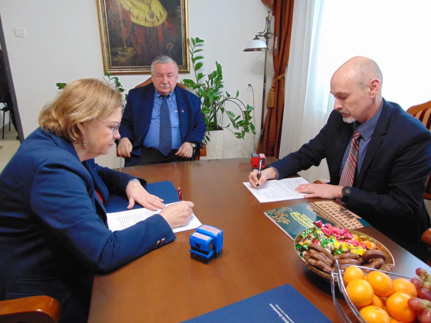 Porozumienie o współpracy między Państwową Uczelnią Zawodową...