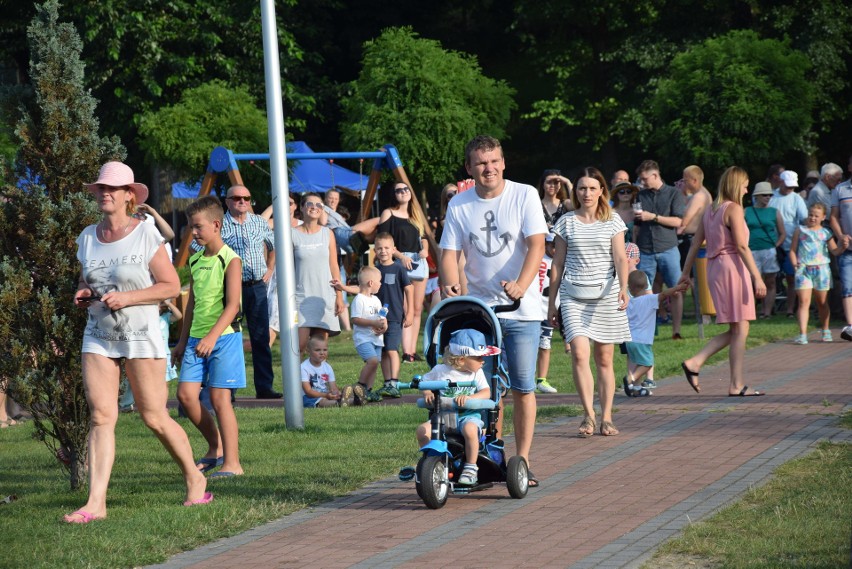 Piknik strażacki w Kroczycach. Były pokazy strażackie i występy artystyczne FOTO