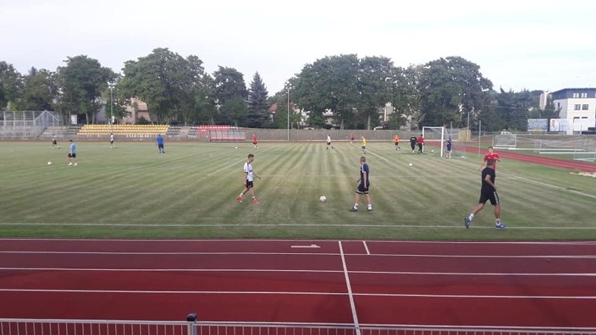 Zdrój Busko - Zdrój wygrał z Lubrzanką Kajetanów 3:1. Zaczął Jaśkiewicz, skończył Radwański [ZDJĘCIA]