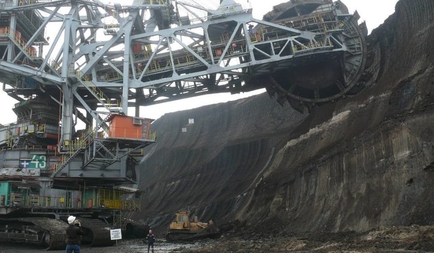 Węgiel brunatny w obecnie eksploatowanych przez kopalnię w...