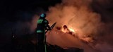 Pożar stodoły w nocy w Mielżynie w powiecie gnieźnieńskim. Strażacy mogą go dogaszać do wieczora [ZDJĘCIA]