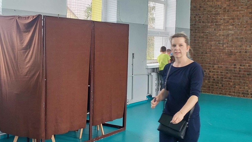 Obwodowa komisja wyborcza numer 34 w Ostrowcu...
