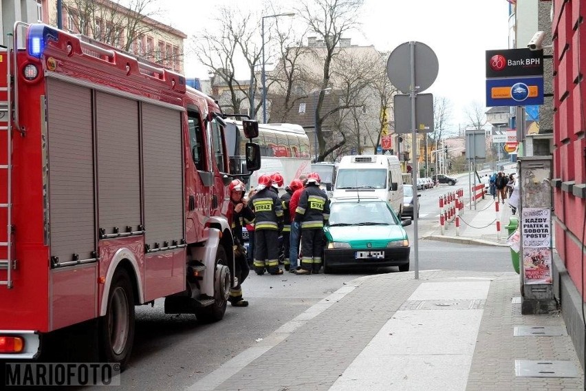 Dwa auta zderzyły się na skrzyżowaniu Reymonta i Damrota.