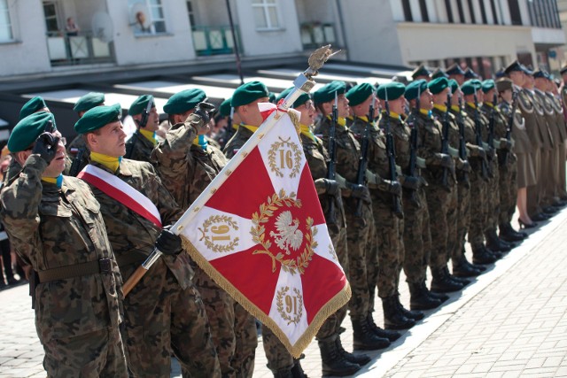 Święto Wojska Polskiego w Opolu. Będzie defilada, piknik i pokazy sprzętu.