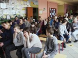Uczniowie z Ukrainy uczą się już w Szkole Podstawowej w Obrazowie. Dzieci nie chcą wychodzić z lekcji. Zobacz zdjęcia