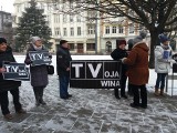 Protest w obronie wolności słowa przed siedzibą łódzkiej TVP