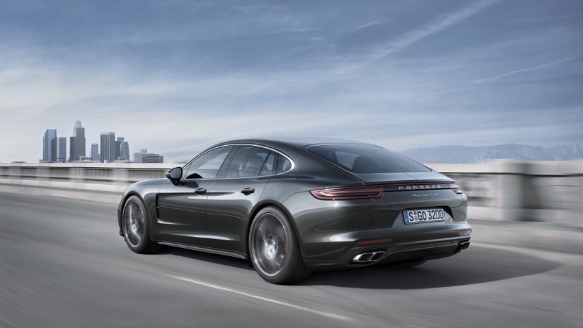 Porsche Panamera...