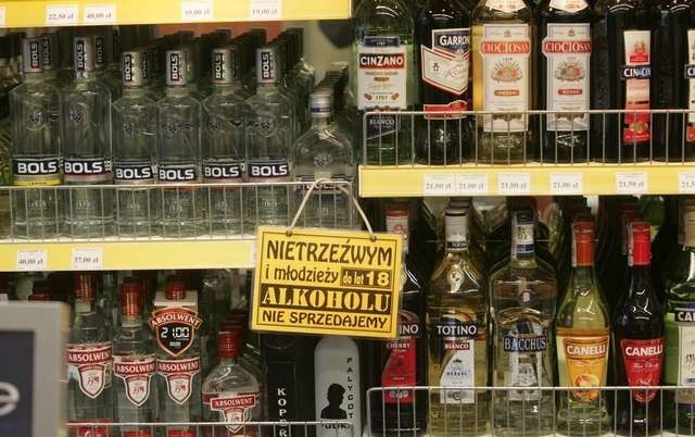 sprzedaż alkoholu nieletnimsprzedaż alkoholu nieletnim