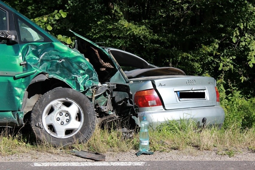 Wypadek w Rudce: Jedna osoba nie żyje, trzy zostały ranne