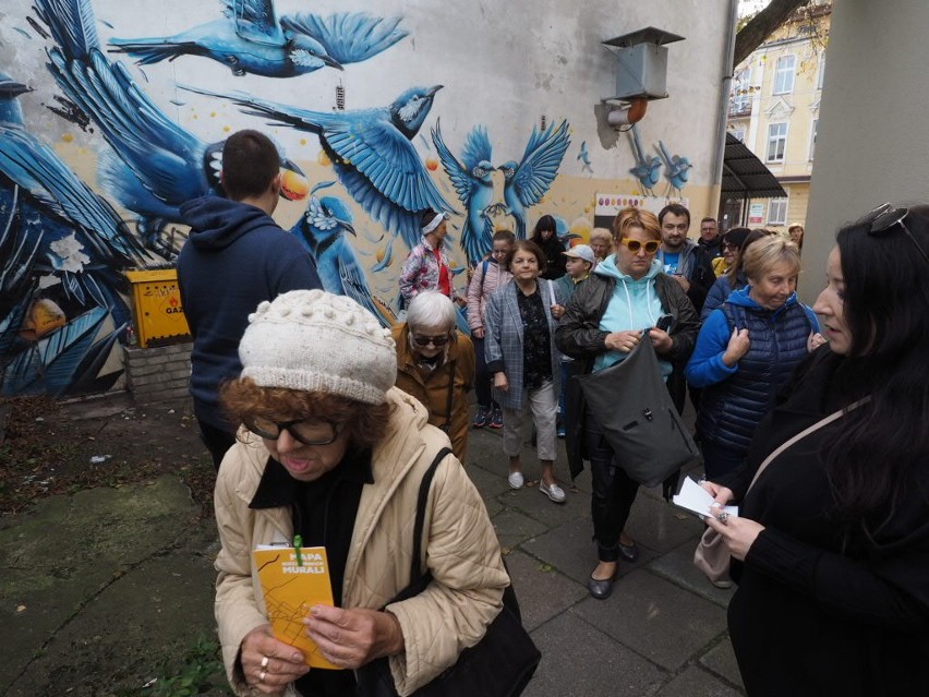 Spacer po Koszalinie śladem murali. Przewodnikiem był Cukin [ZDJĘCIA]