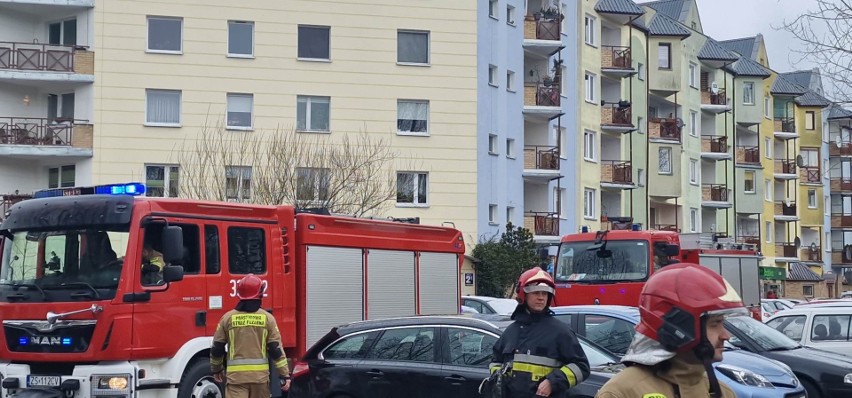 Dwie osoby dorosłe oraz dziecko zostały przetransportowane...