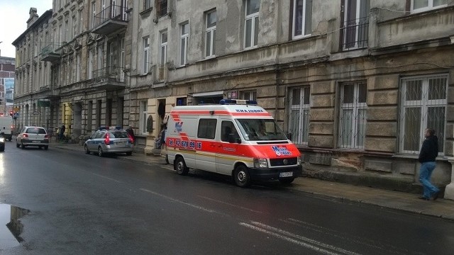 Policjanci odnaleźli pacjenta w mieszkaniu przy ul. Żwirki.