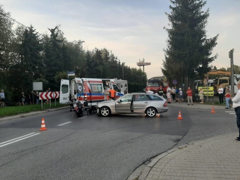 Nowy Sącz. Motocyklista zderzył sie z samochodem osobowym na ul. Tarnowskiej