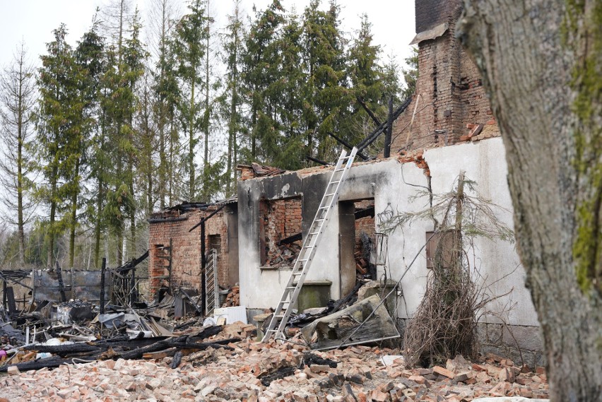 Spalony dom w Stachowie.