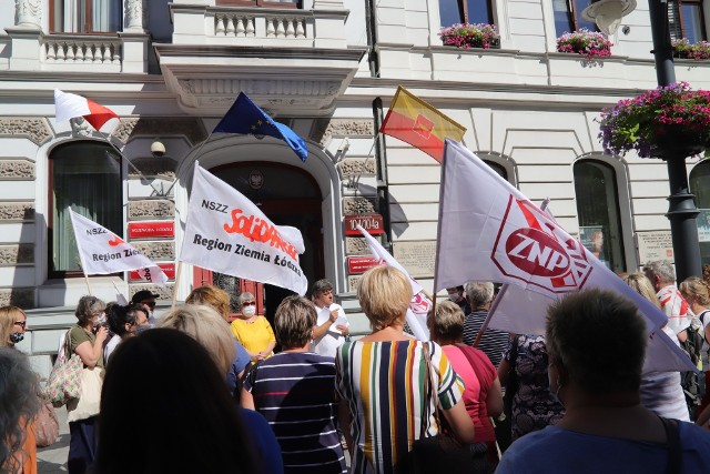 W łódzkich szkołach szykują się przedświąteczne zwolnienia pracowników tzw. niepedagogicznych – czyli obsługi (to m.in. sprzątaczki) oraz administracji (np. księgowe).