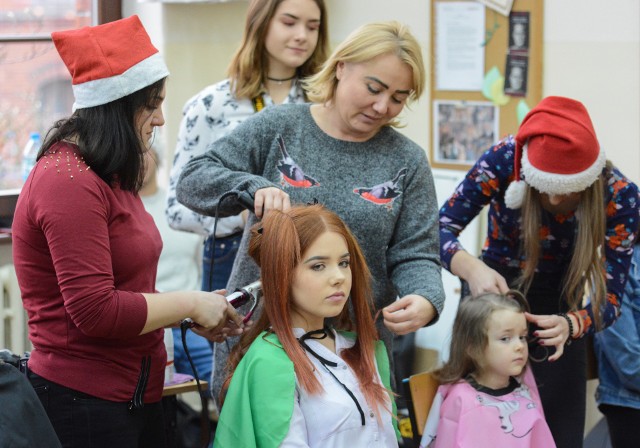 Podczas ostatniego festynu dla Julii można było skorzystać m.in. z zabiegów upiększających. Chętnych nie brakowało