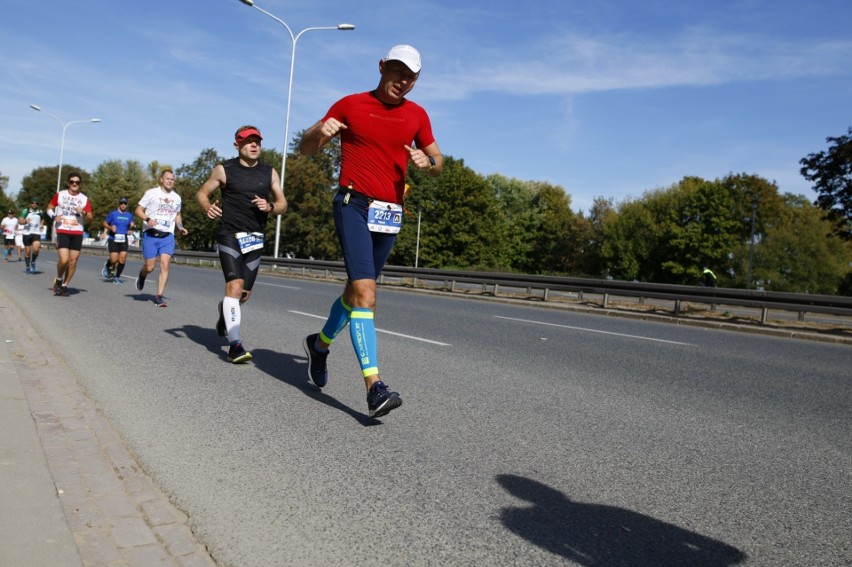 Uczestnicy Maratonu Warszawskiego 2018. Więcej zdjęć...