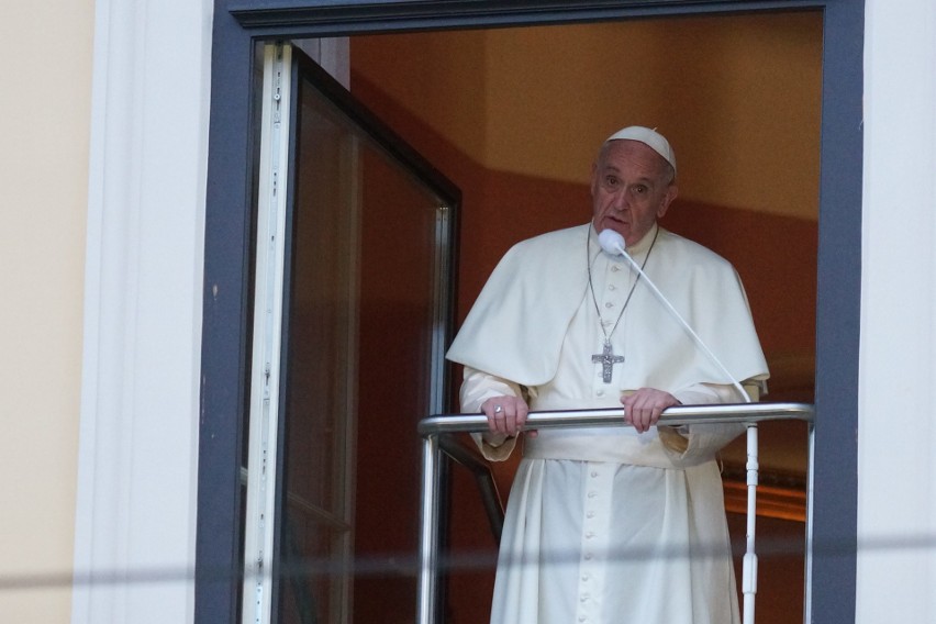 Papież Franciszek udostępnił modlitwy na czas pandemii...