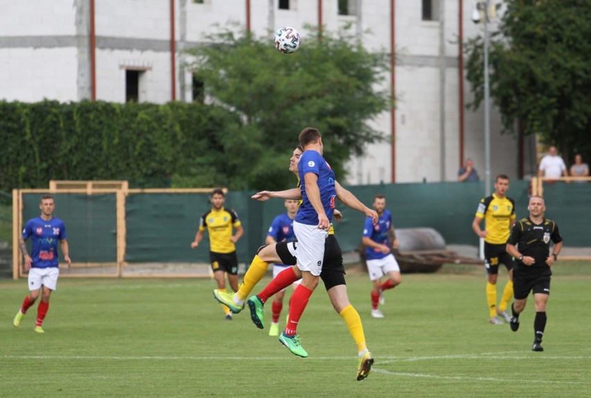 3 liga. Siarka Tarnobrzeg przegrała drugie spotkanie sezonu. W "meczu przyjaźni" tryumfowała Wisła Sandomierz (ZDJĘCIA)