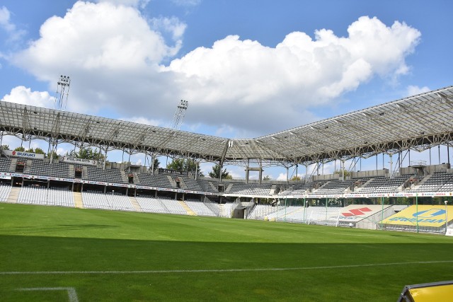 Niedzielny mecz Korony Kielce z Odrą Opole na Suzuki Arenie odbędzie się bez udziału publiczności.