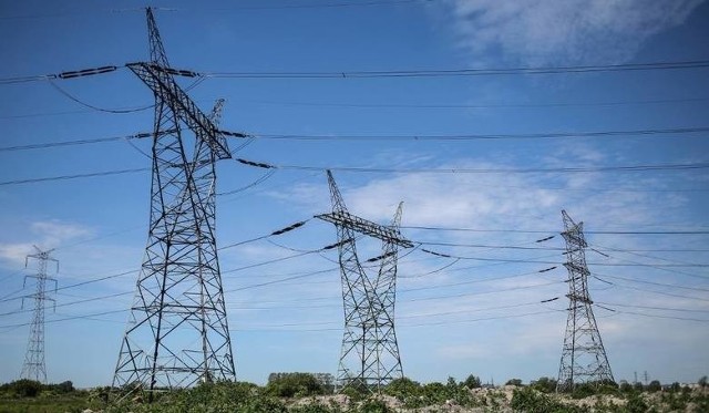 W najbliższych dniach mieszkańcy kilku miejscowości w naszym regionie muszą być przygotowani na przerwy w dostawie energii elektrycznej.Gdzie zabraknie prądu? Sprawdźcie listę planowanych wyłączeń prądu w naszym regionie w najbliższych dniach.Dane pochodzą ze strony internetowej Energa Operator.