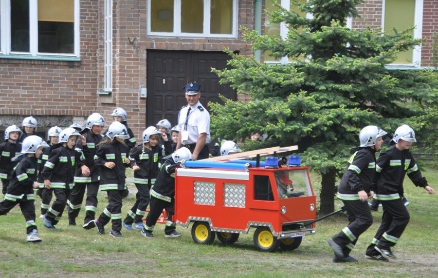 Mali stąporkowscy strażacy w akcji. Były wielkie emocje i brawa widzów