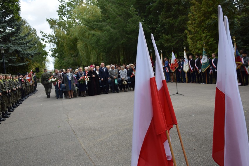 We wtorek 17 września na cmentarzu przy ul. Żwirowej w...