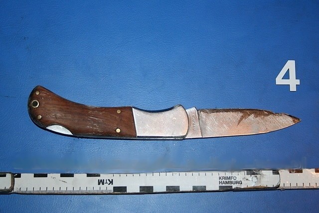Ten nóż policjanci odnaleźli u pijanego 52-latka