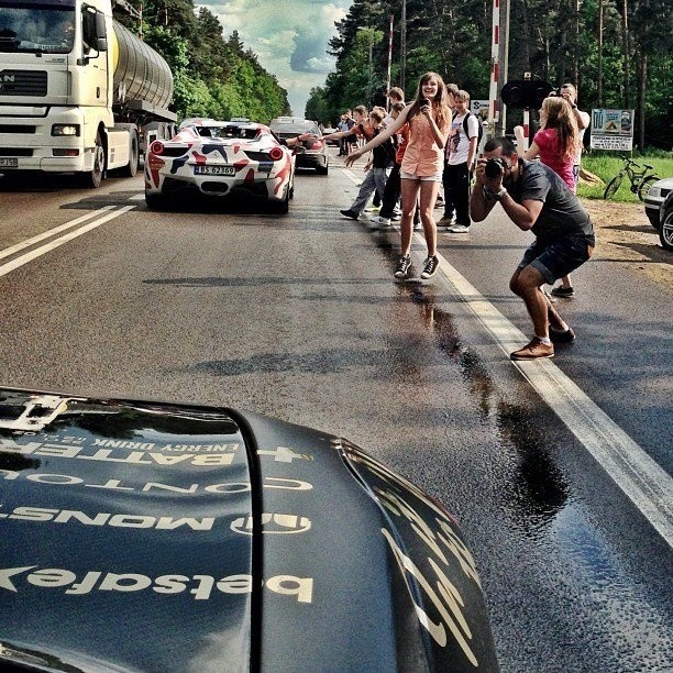 Gumball 3000 na Śląsku! Supersamochody i piękne kobiety [ZDJĘCIA + MAPA]