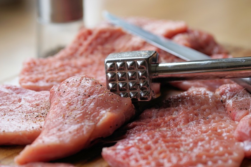 Od zeszłego roku mięso nieprzerwanie drożeje.