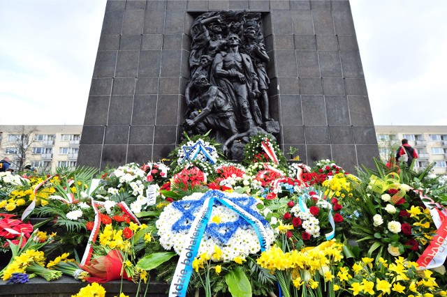 19 kwietnia 1943 roku w warszawskim getcie wybuchło powstanie. Od 2012 roku prowadzona jest akcja "Żonkile", organizowana przez Muzeum Historii Żydów Polskich Polin.