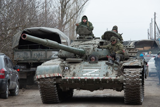 Jeden z czołgów rosyjskich agresorów. Z podsłuchanych rozmów wynika, że wielu rosyjskich żołnierzy przeżywa załamanie