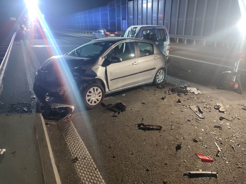 Wypadek na autostradzie A4, w rejonie Targowiska, dwa pasy...