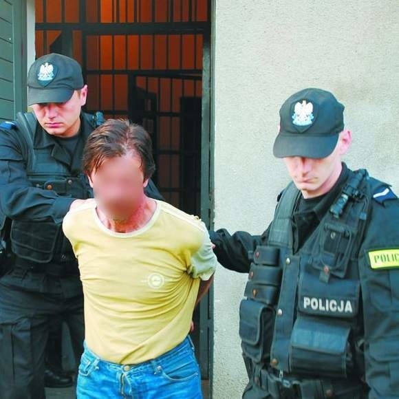 Krzysztof B. został aresztowany w 2008 roku. Prokurator postawił mu siedem zarzutów. Grozi mu do 15 lat więzienia.