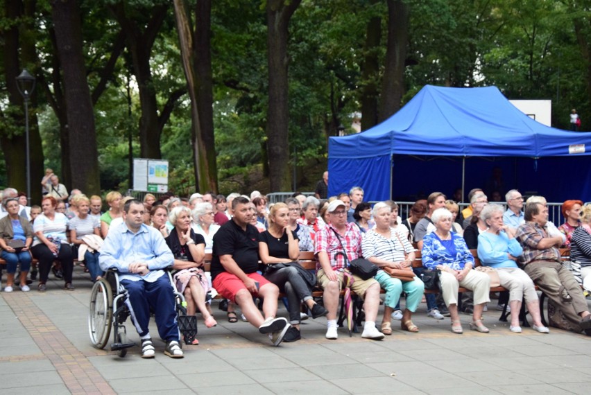 Stargard. Julita Kożuszek i Adrianna Bąk zaśpiewały w teatrze letnim 