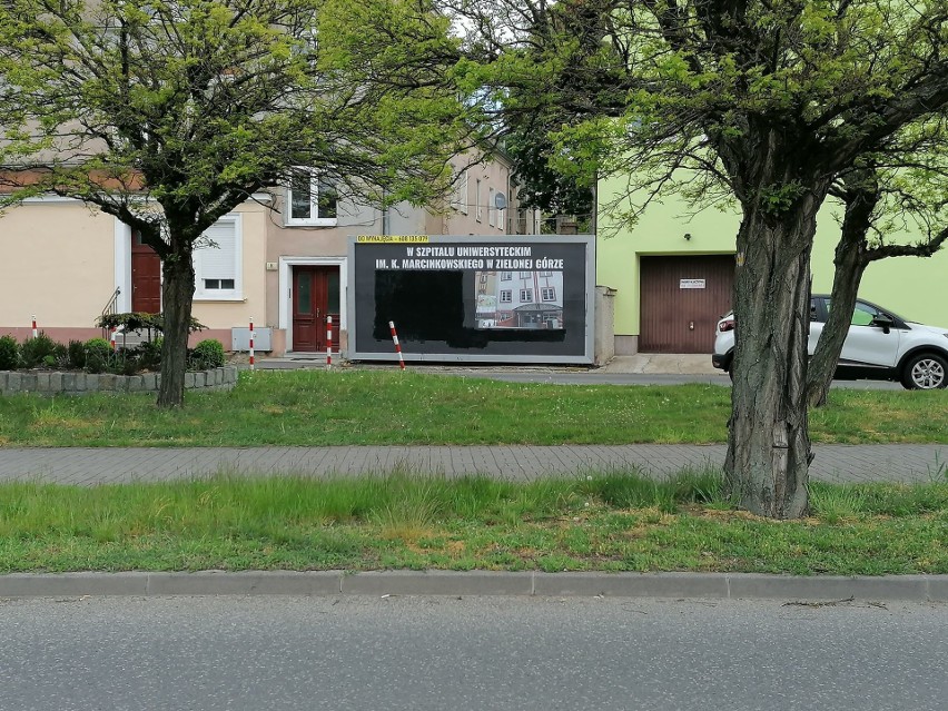 Kontrowersyjny billboard antyaborcyjny przy Urzędzie Miasta...