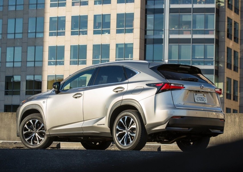 Lexus NX 300h...