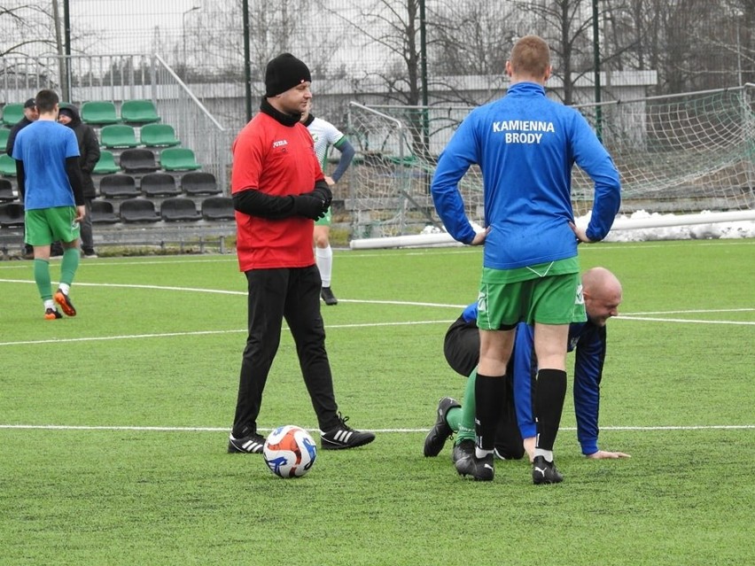 Kamienna Brody przygotowuje się do rundy rewanżowej w klasie okręgowej. W pierwszych dwóch sparingach padło 11 goli. Zobacz zdjęcia 