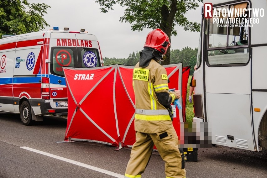 Prostki. Śmiertelny wypadek motocyklisty. Uderzył w samochód...