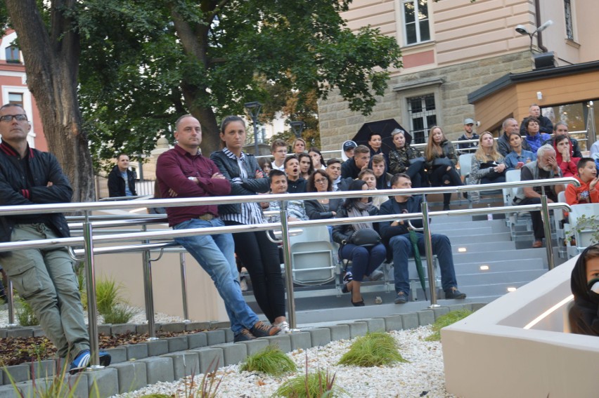 Tarnów. Kibice ze strefy uciekali w popłochu po pierwszej połowie. Najkrótsza recenzja meczu Polska - Kolumbia [ZDJĘCIA]