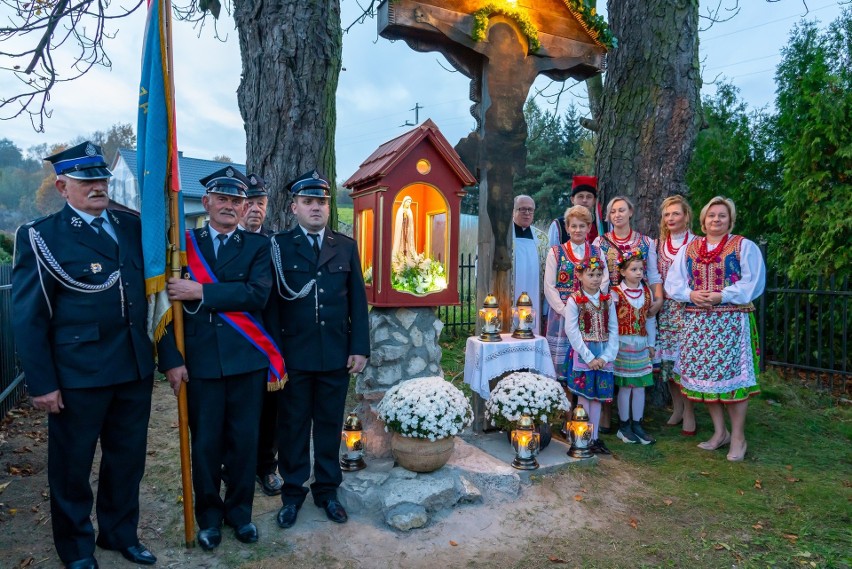 Poświęcenie kapliczki Matki Bożej Fatimskiej w Garlicy...