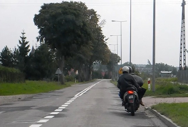 Jechał wężykiem, złapał go inny kierowca.