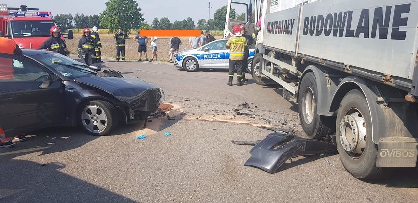 Wypadek w Sierakowie. Samochód osobowy zderzył się z...