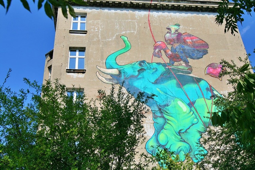 Mural na ulicy Uniwersyteckiej.
